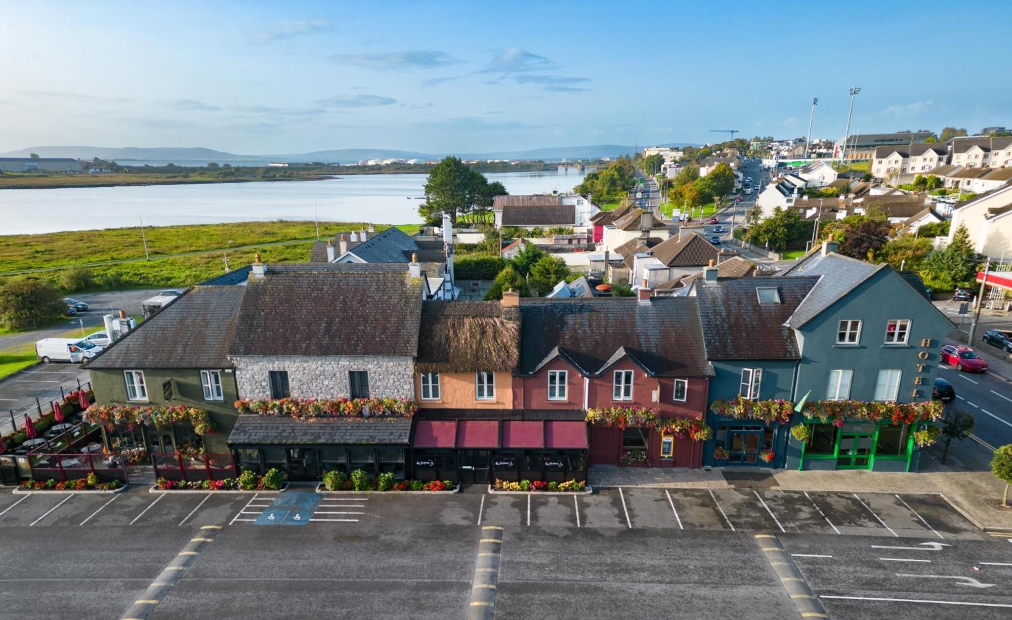 The Huntsman Inn Galway Eksteriør billede